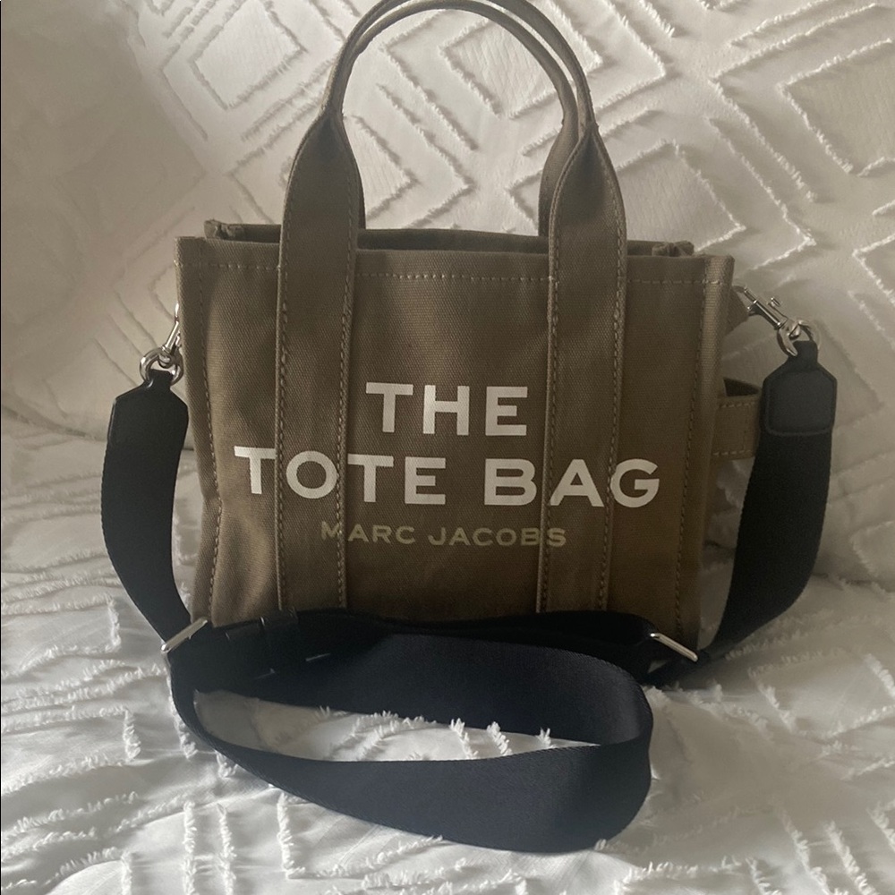 Marc Jacobs Green and Black Messenger Bag with Adjustable Strap